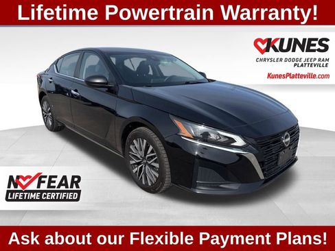 Used 2024 Nissan Altima 2.5 SV AWD/4WD image 2