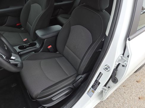 Used 2023 Kia Forte LXS w/ LXS Technology Package image 23