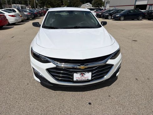 Used 2022 Chevrolet Malibu LS FWD image 3