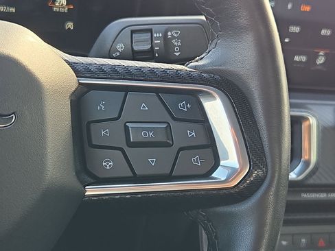 Used 2025 Ford Mustang Premium image 19