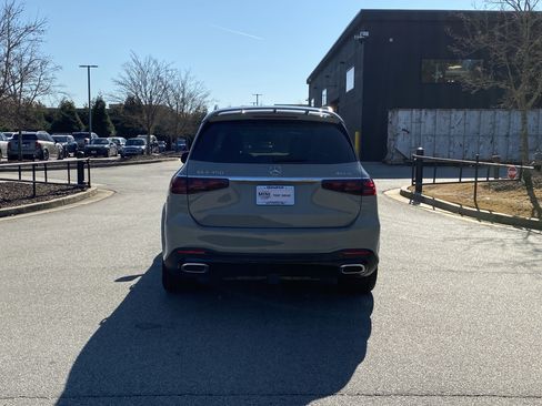 Used 2024 Mercedes-Benz GLS 450 450 w/ AMG Line Exterior image 17