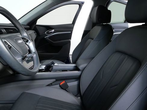 Certified 2021 Audi e-tron Premium w/ Convenience Plus Package image 5