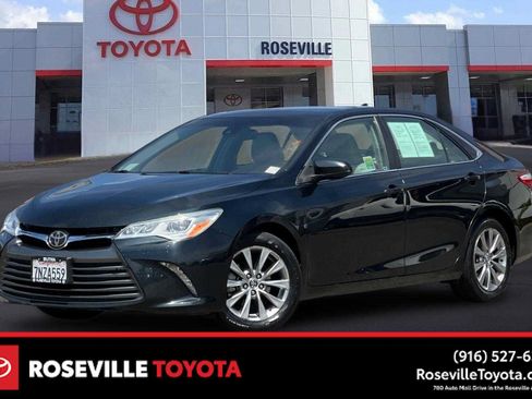 Used 2015 Toyota Camry XLE w/ Advanced Technology Package FWD image 1