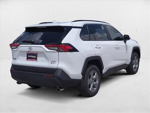 New 2025 Toyota RAV4 XLE image 5