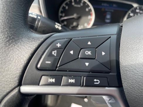 Used 2025 Nissan Altima 2.5 SV image 8