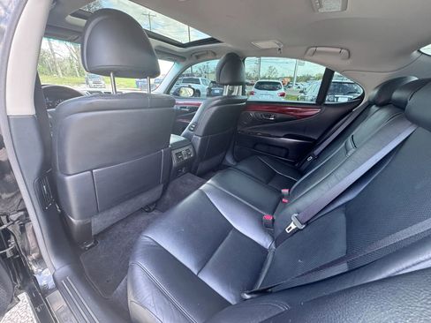 Used 2012 Lexus LS 460 AWD w/ Comfort Pkg image 24