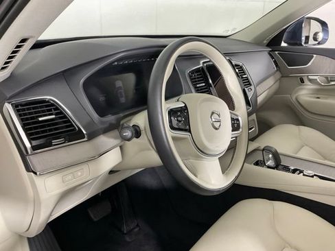 Certified 2025 Volvo XC90 T8 Plus w/ Protection Package Premier AWD/4WD image 19