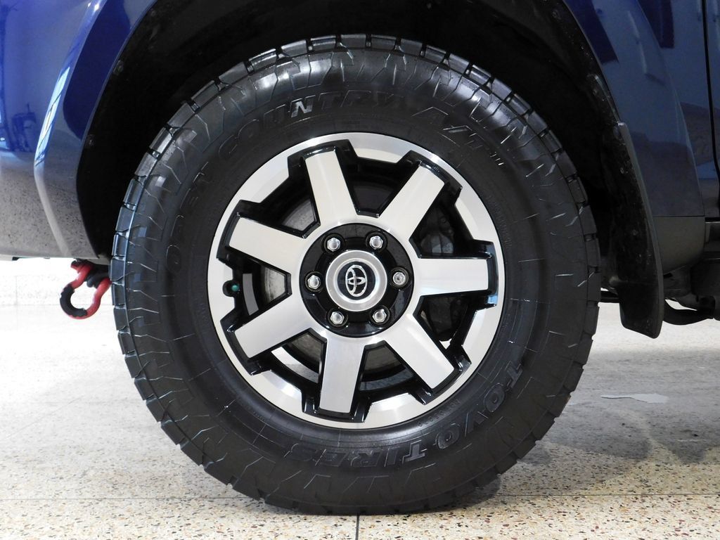 Used 2023 Toyota 4Runner TRD Off-Road Premium w/ Moonroof Package AWD/4WD image 14