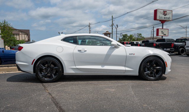 Used 2022 Chevrolet Camaro LT RWD image 8