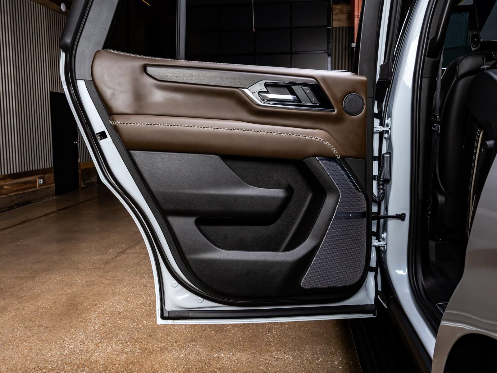 Used 2026 GMC Yukon Denali Ultimate w/ LPO, Floor Liner Package AWD/4WD image 42