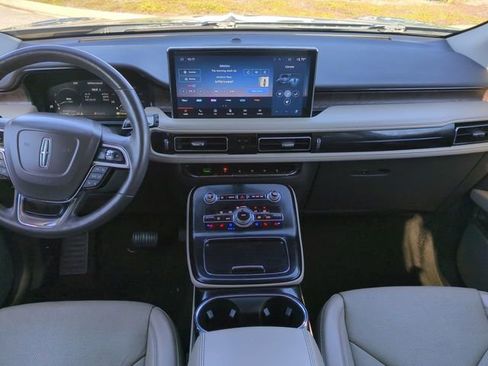 Used 2022 Lincoln Nautilus Reserve w/ Equipment Group 202A image 15