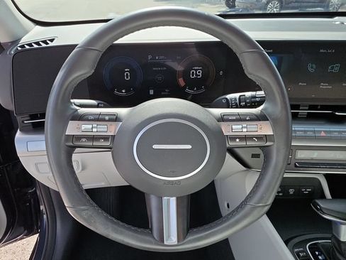 Used 2025 Hyundai Kona SEL FWD image 29