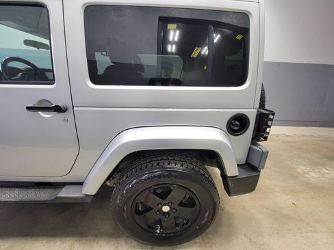 Used 2011 Jeep Wrangler Sahara w/ Connectivity Group AWD/4WD image 3