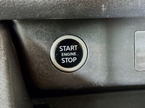 Used 2021 Nissan Rogue SV w/ Premium Package image 20