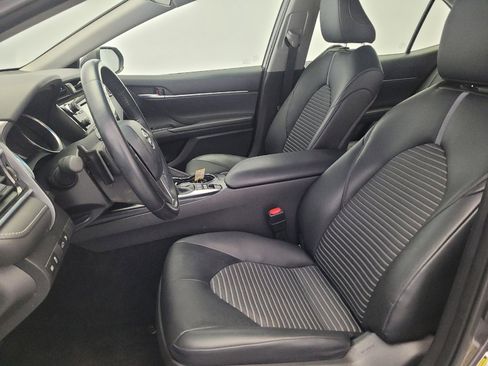 Used 2018 Toyota Camry SE image 17