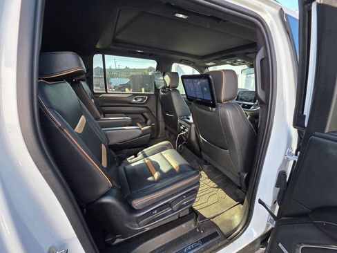 Used 2021 GMC Yukon XL AT4 w/ AT4 Premium Package AWD/4WD image 14