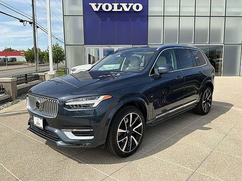Used 2023 Volvo XC90 B6 Plus w/ Protection Package Premier AWD/4WD image 3