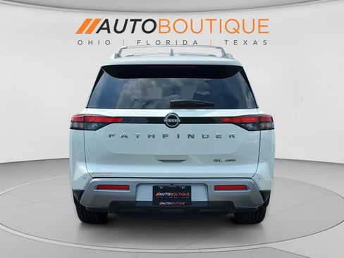Used 2023 Nissan Pathfinder SL AWD/4WD image 4