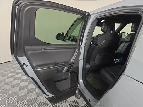 Used 2023 Rivian R1T Launch Edition image 18