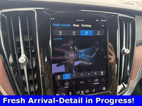 Used 2024 Volvo S60 B5 Ultimate image 6