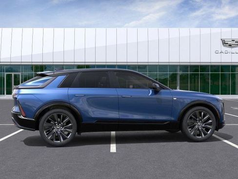 New 2025 Cadillac Lyriq Sport image 29