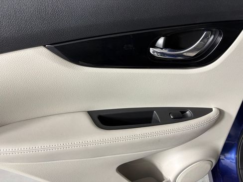 Used 2022 Nissan Rogue Sport SL w/ Premium Package FWD image 36