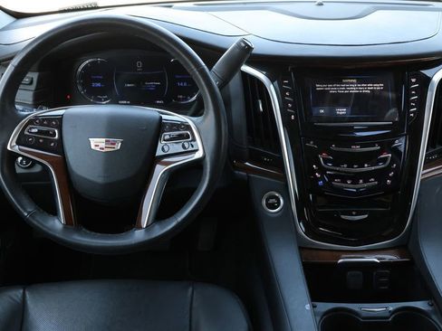 Used 2020 Cadillac Escalade Luxury image 14