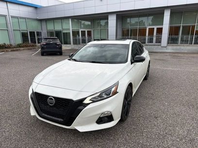 Used 2022 Nissan Altima 2.5 SR w/ Midnight Edition Package