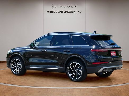 Used 2025 Lincoln Corsair Reserve w/ Equipment Group 202A AWD/4WD image 7