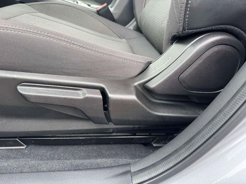 Used 2024 Subaru Crosstrek 2.0i Premium image 17