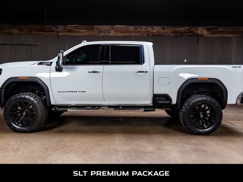 Used 2025 GMC Sierra 2500 SLT w/ SLT Premium Package image 6