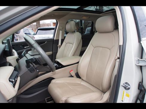 Used 2021 Lincoln Nautilus Reserve w/ Equipment Group 201A image 19