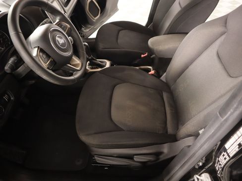 Used 2016 Jeep Renegade Sport w/ Power & Air Group FWD image 9