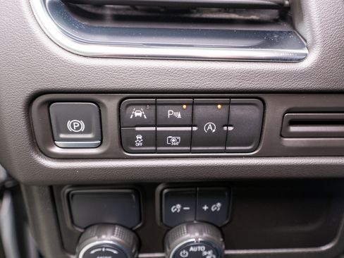 Used 2024 Chevrolet Suburban RST w/ Luxury Package image 30