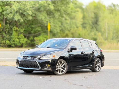 Used 2016 Lexus CT 200h FWD image 2