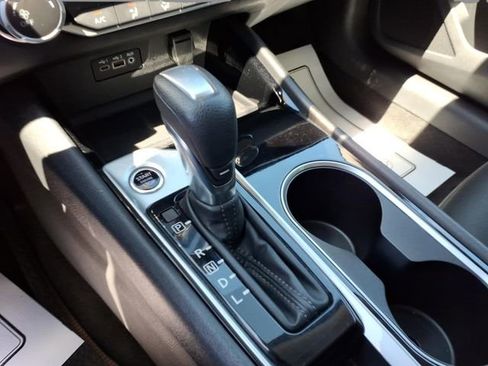 Used 2024 Nissan Altima 2.5 SV FWD image 24