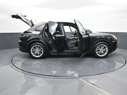 Certified 2024 Porsche Cayenne image 33