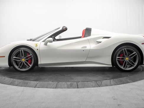 Used 2019 Ferrari 488 Spider RWD image 4
