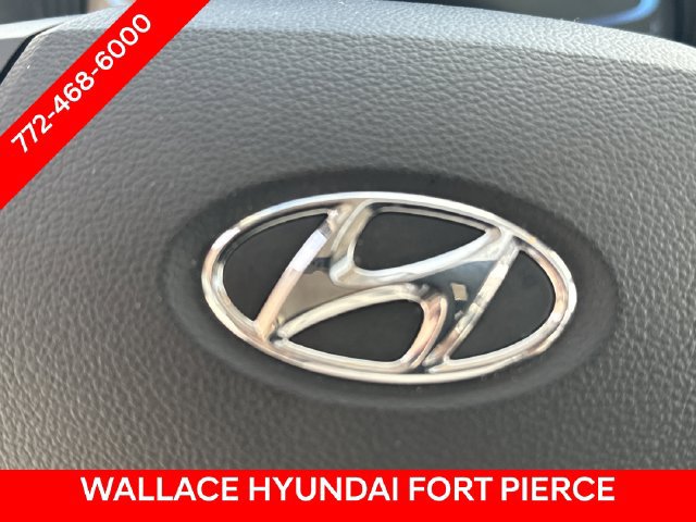Used 2025 Hyundai Venue SEL FWD image 29