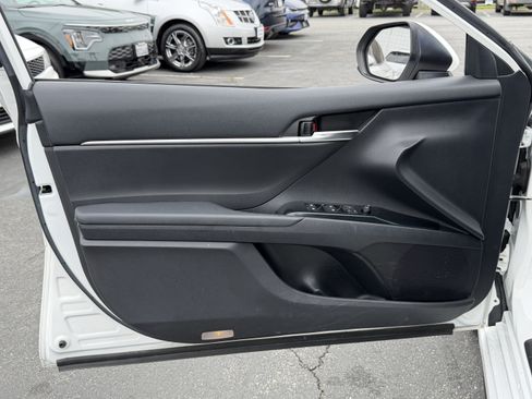 Used 2019 Toyota Camry SE FWD image 10