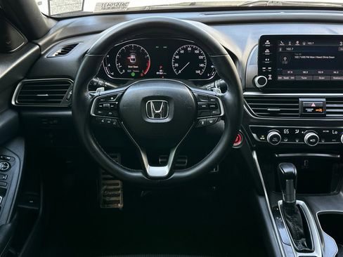 Used 2018 Honda Accord Sport image 14