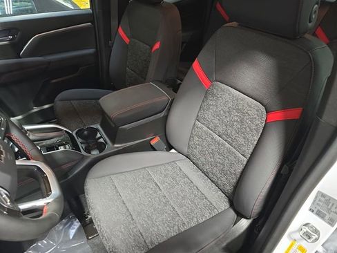 New 2026 Chevrolet Colorado Z71 image 17