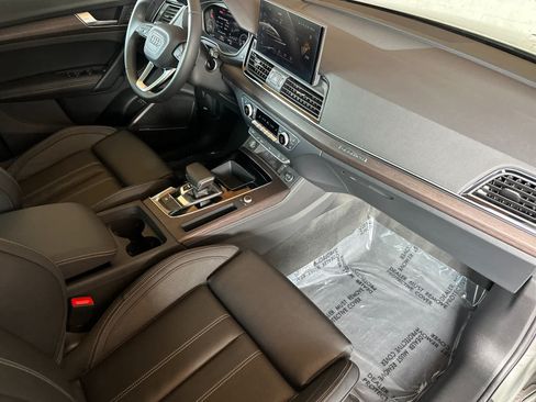 Used 2023 Audi Q5 e Premium Plus w/ Premium Plus Package AWD/4WD image 16