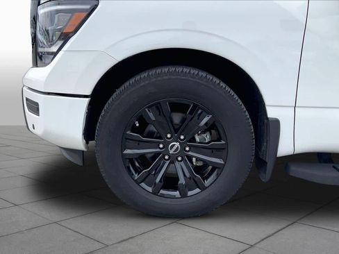 Used 2024 Nissan Titan SV RWD image 11