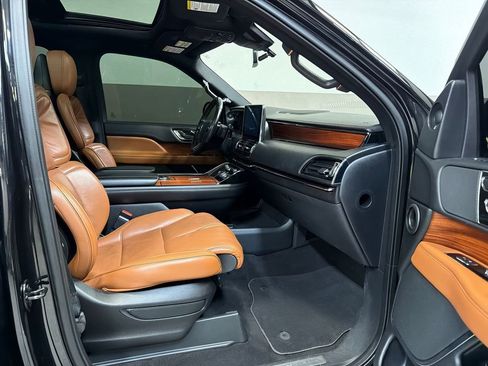 Used 2019 Lincoln Navigator Reserve AWD/4WD image 41