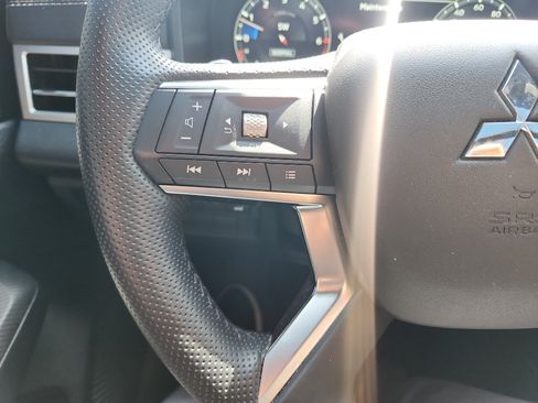 Used 2024 Mitsubishi Outlander SE Black Edition AWD/4WD image 23