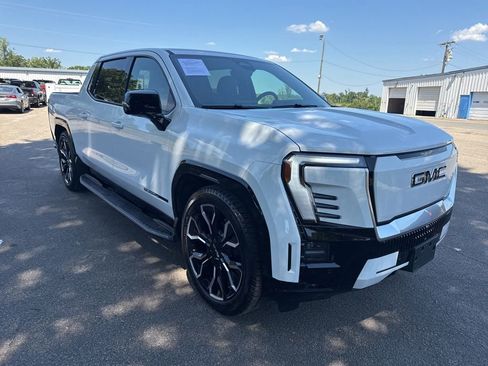 Used 2025 GMC Sierra EV Denali AWD/4WD image 7