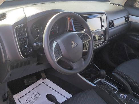 Used 2018 Mitsubishi Outlander ES image 13