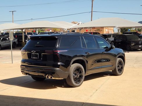 New 2027 Chevrolet Traverse LT w/ Midnight/Sport Edition FWD image 4
