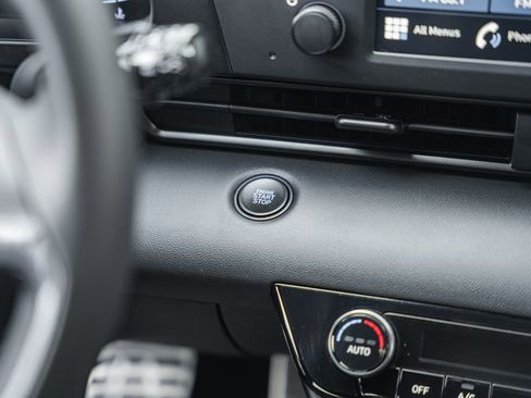 Certified 2025 Hyundai Elantra Sport image 20